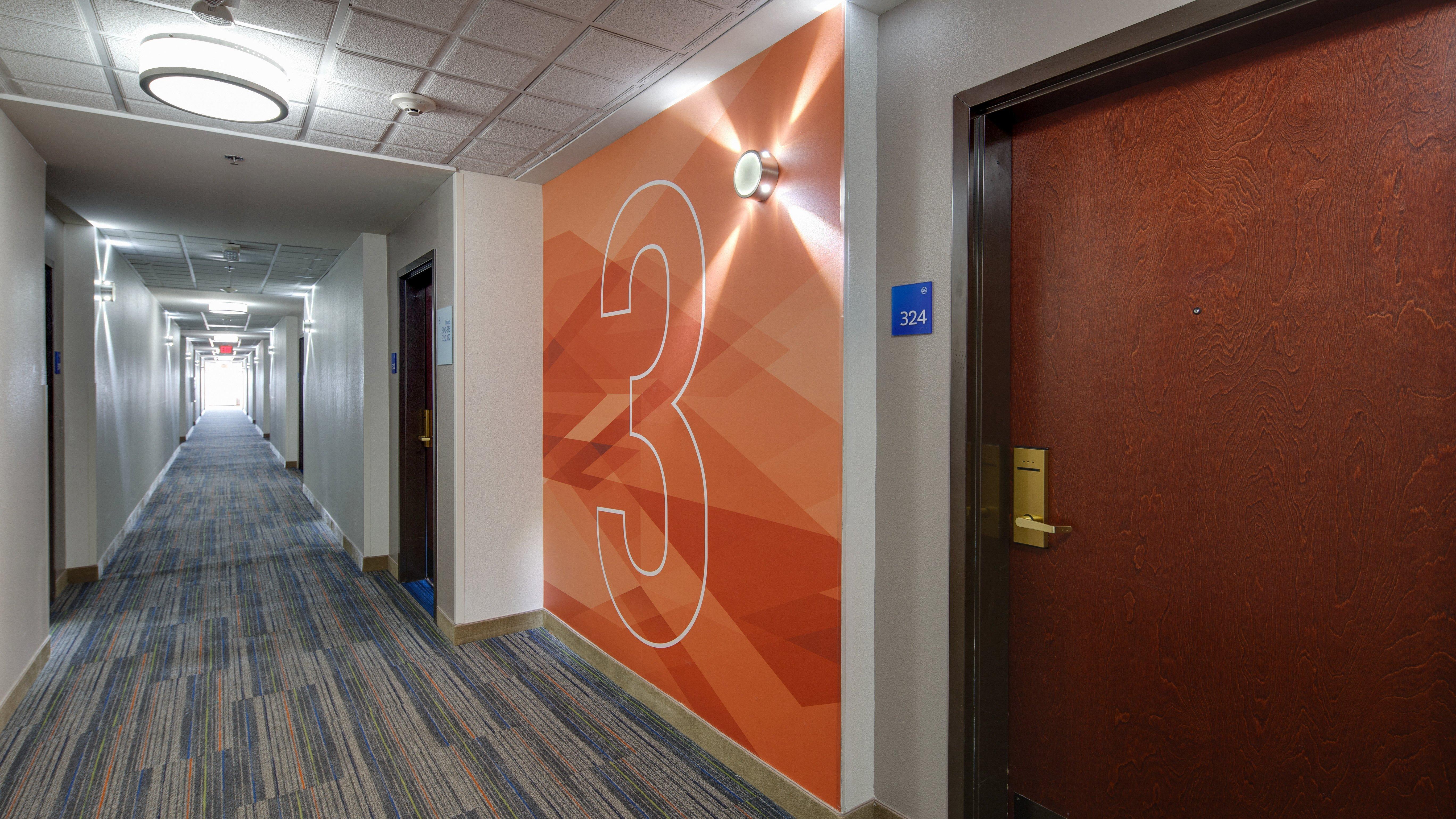Holiday Inn Express & Suites Detroit - Farmington Hills By Ihg Northville Exteriör bild
