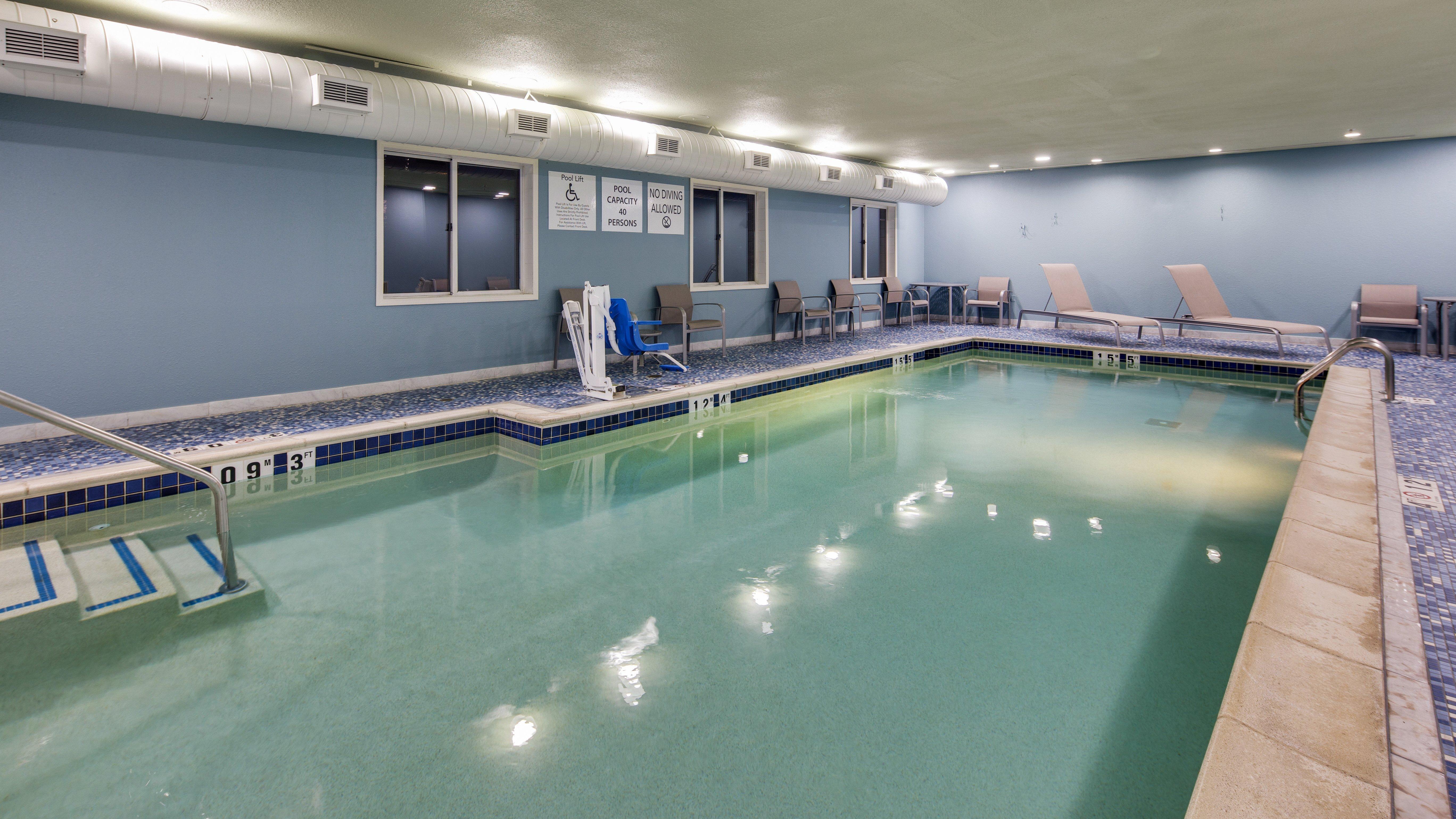 Holiday Inn Express & Suites Detroit - Farmington Hills By Ihg Northville Exteriör bild