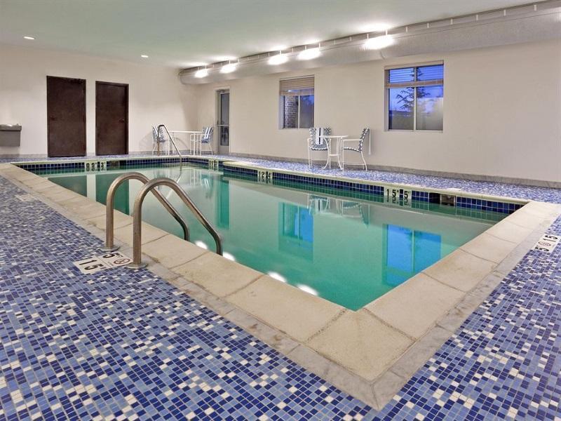 Holiday Inn Express & Suites Detroit - Farmington Hills By Ihg Northville Exteriör bild