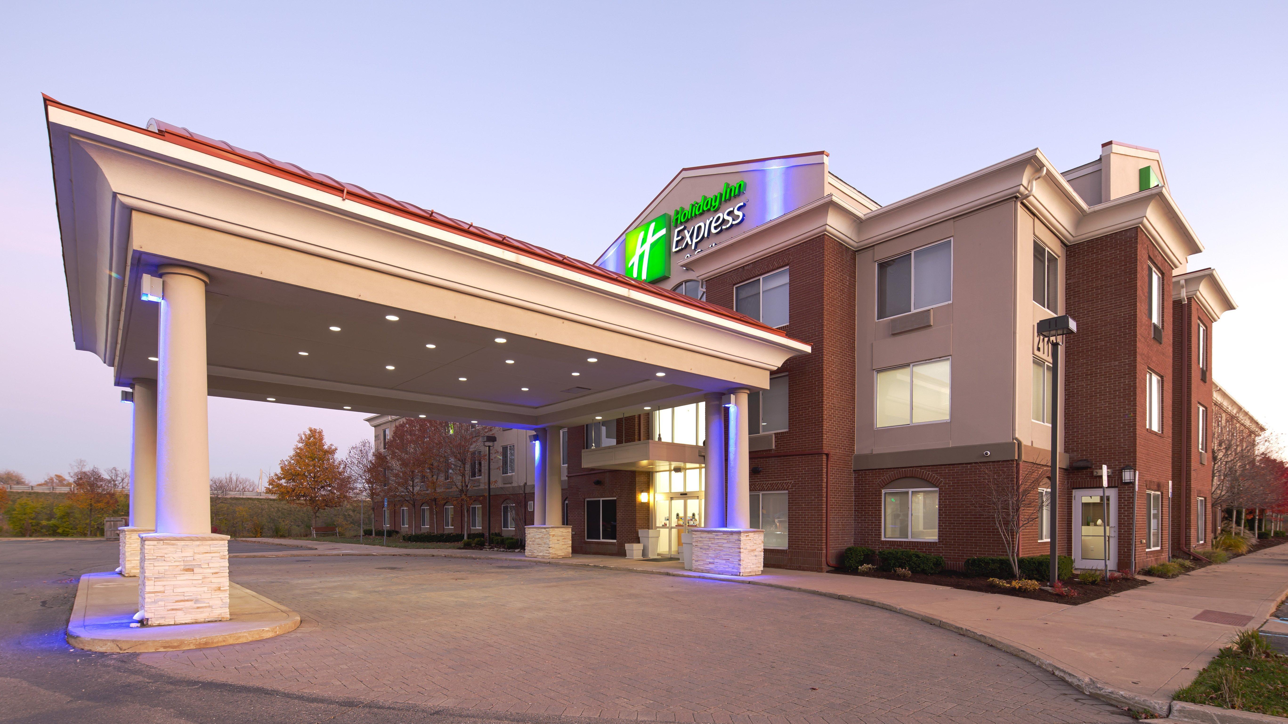 Holiday Inn Express & Suites Detroit - Farmington Hills By Ihg Northville Exteriör bild