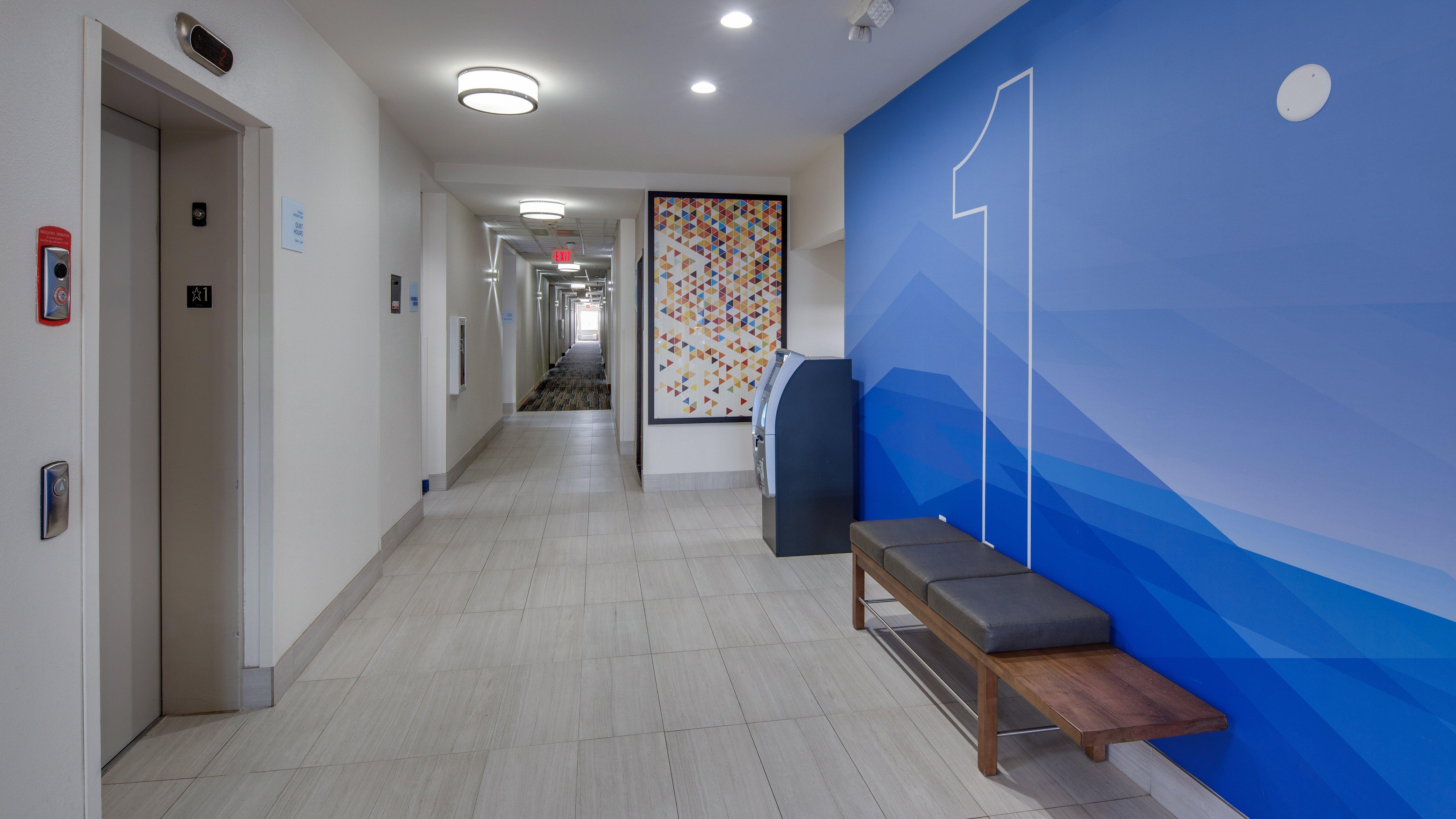 Holiday Inn Express & Suites Detroit - Farmington Hills By Ihg Northville Exteriör bild