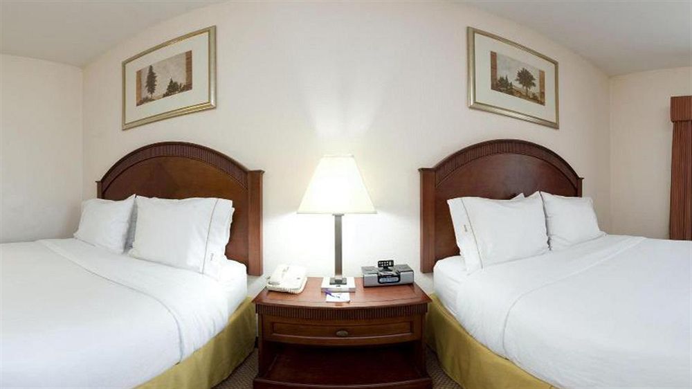 Holiday Inn Express & Suites Detroit - Farmington Hills By Ihg Northville Exteriör bild