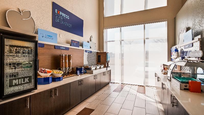 Holiday Inn Express & Suites Detroit - Farmington Hills By Ihg Northville Exteriör bild